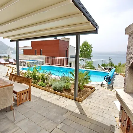 Sara With Sea View And Private Heated Pool Villa Omis